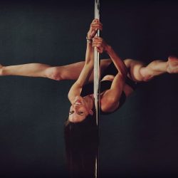 pole-dancer-dancing-black